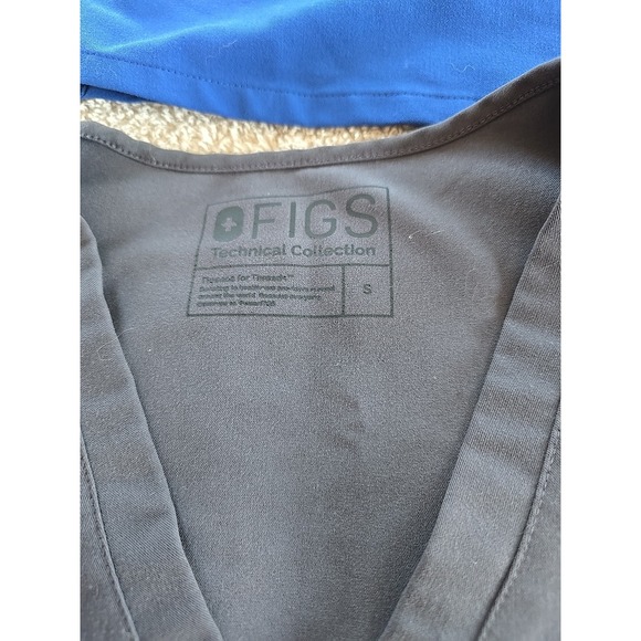 FIGS Technical Collection 4 Scrub Tops Women's S Casma 3 Pocket X 2 Catarina X 2 - Picture 3 of 16